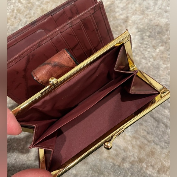 Buxton Genuine Leather Reddish Brown Bifold Wallet Like New Vintage Style - Picture 5 of 10
